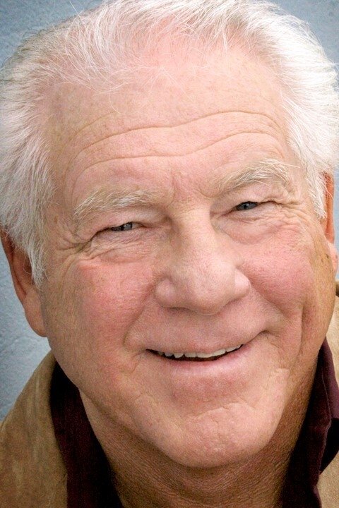 et billede af James Carroll