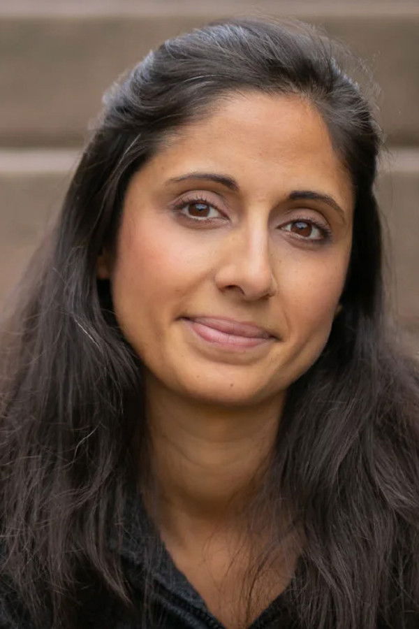 et billede af Hina Zaidi