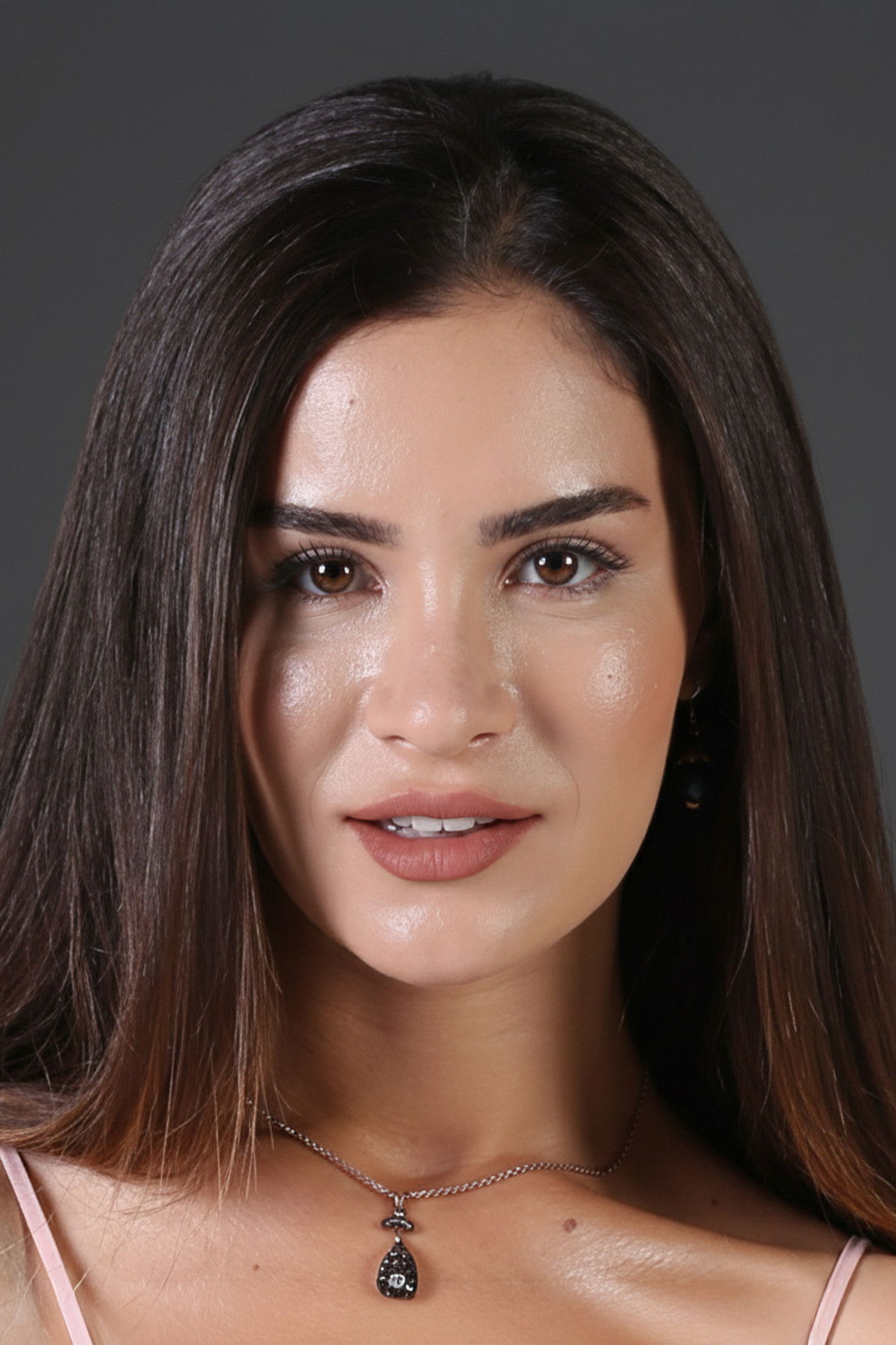 et billede af Feride Hilal Akın