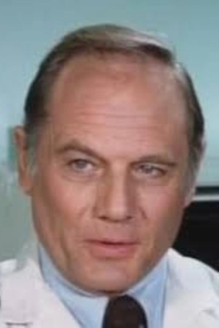 et billede af Stanley Grover