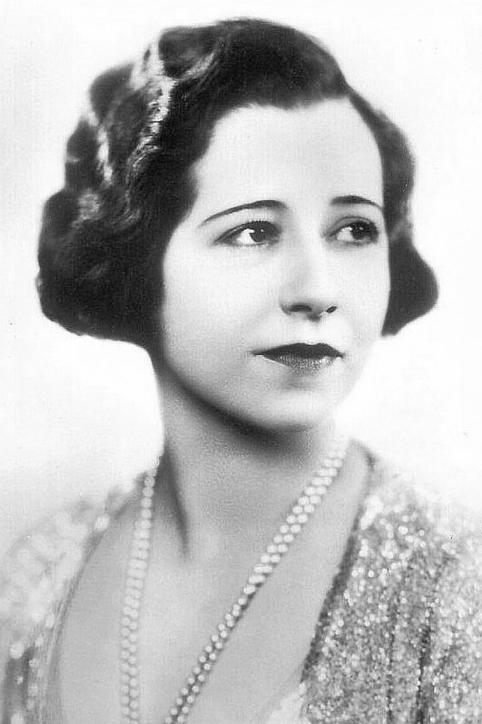 et billede af Yvonne Arnaud