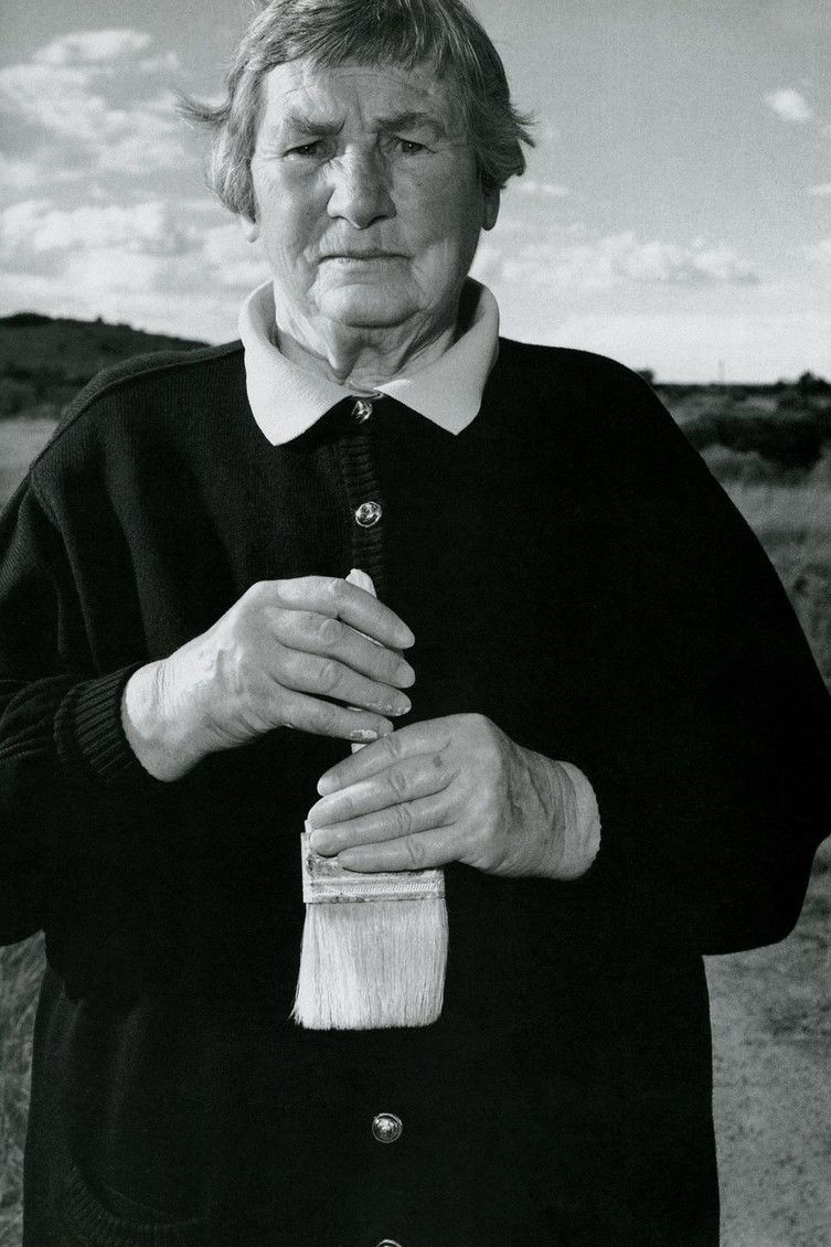et billede af Agnes Martin