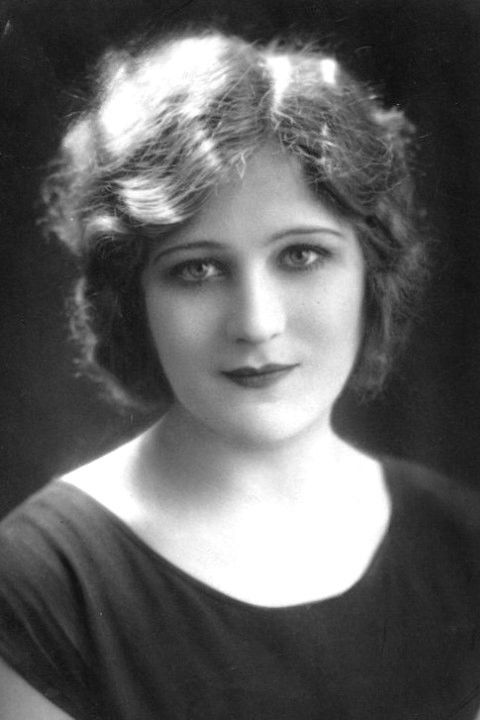 et billede af Joan Lockton