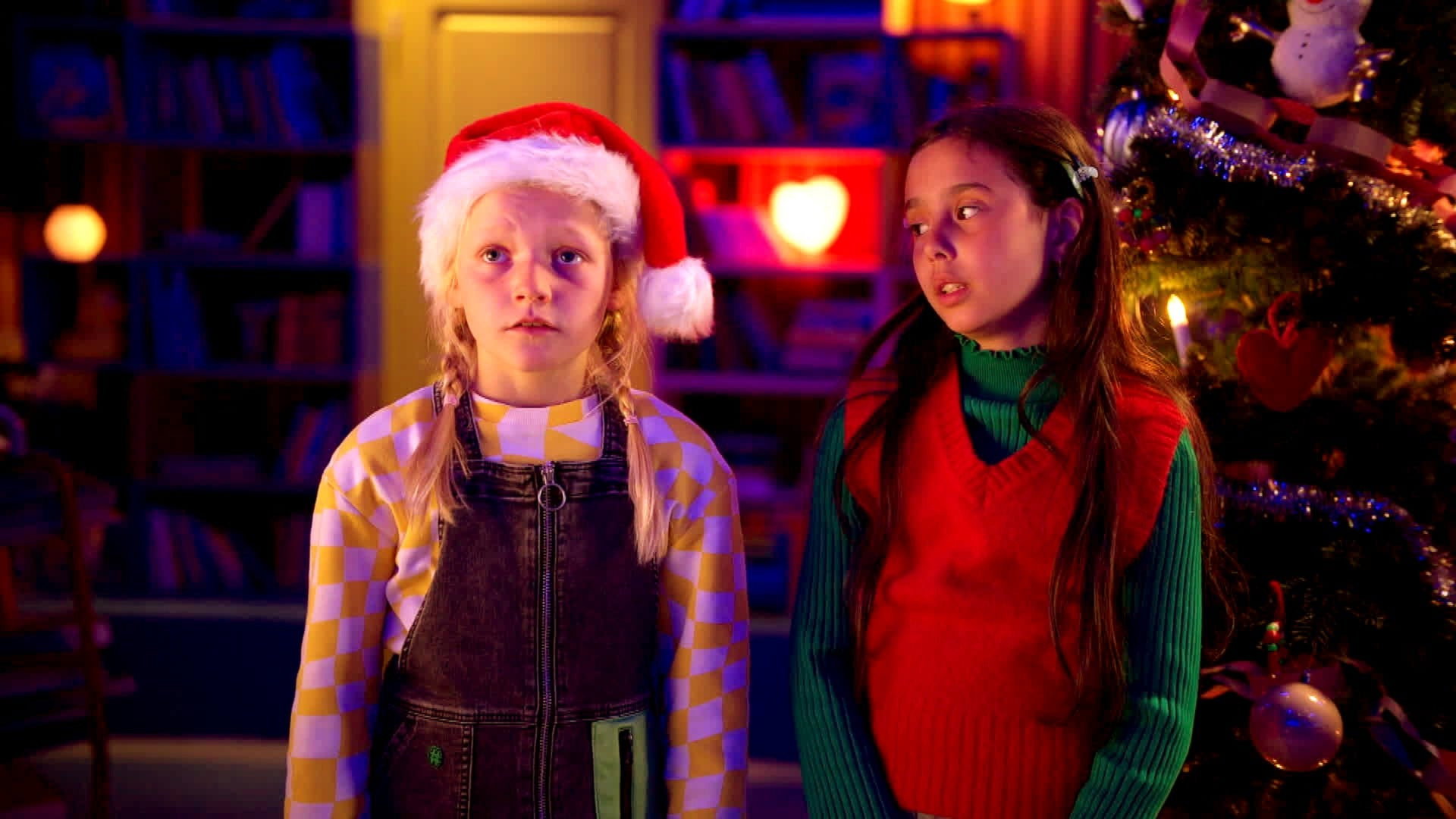 S14E2 · Christmas Gift Snooping