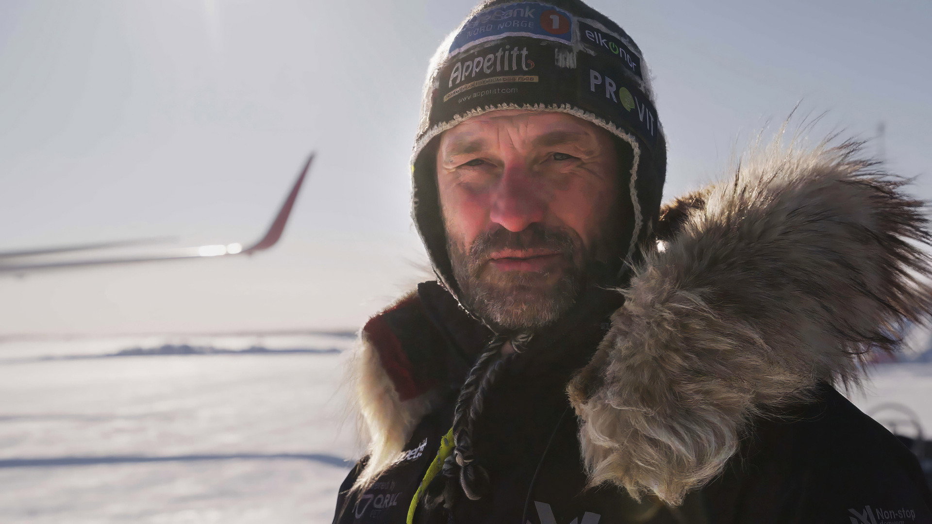 Ice Airport Alaska S04E07 backdrop