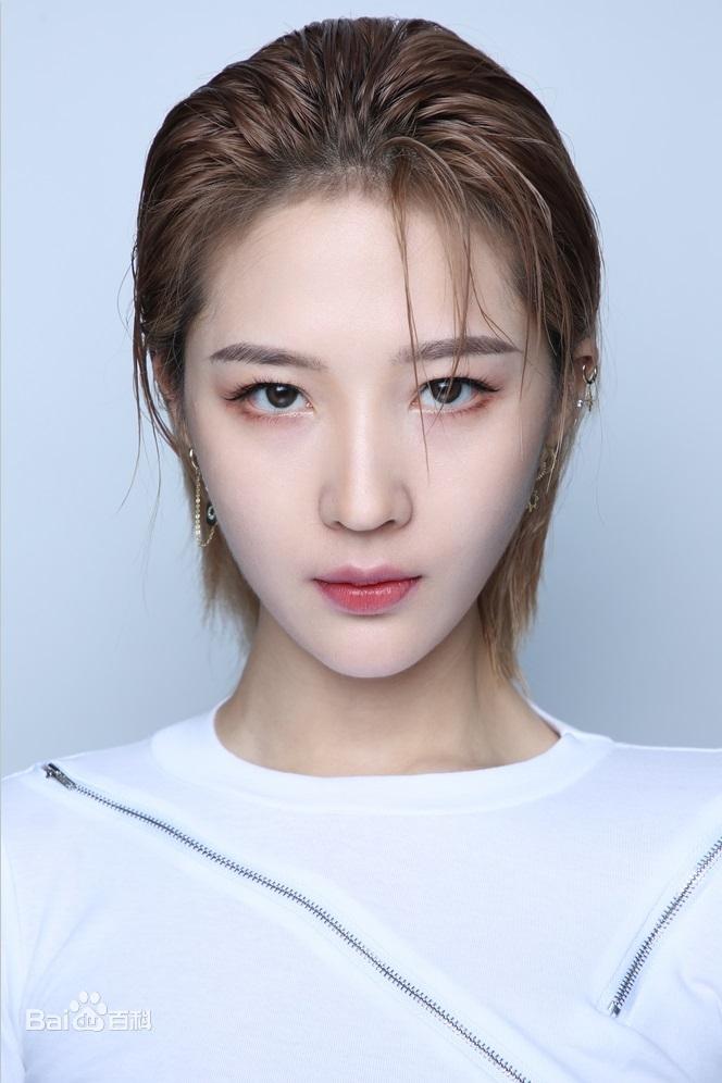 Wang Xiaoshi's picture in the cast