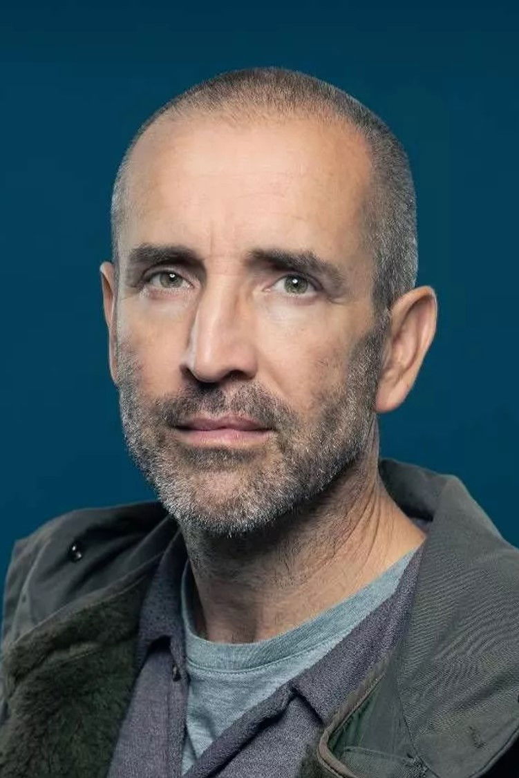 et billede af James Hooton