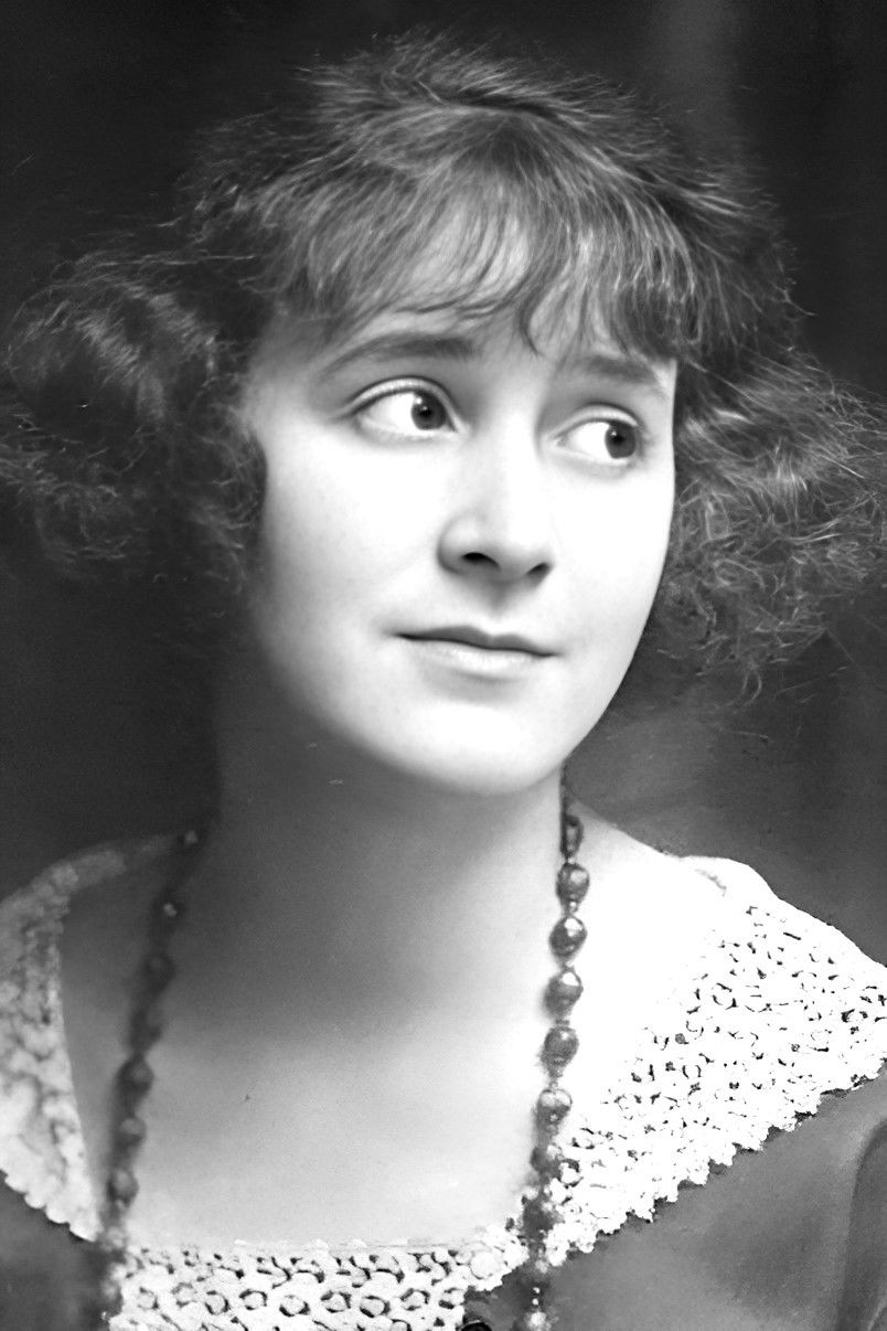 et billede af Marjorie Hume