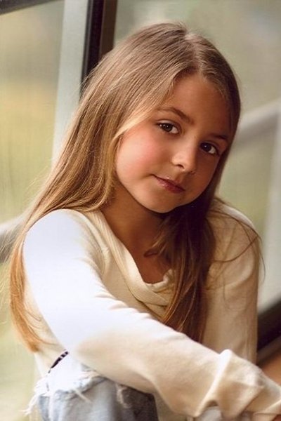 Sloane Momsen as Cecile Moore