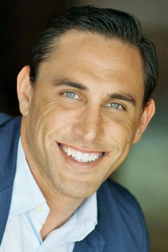 et billede af Anthony Triceri