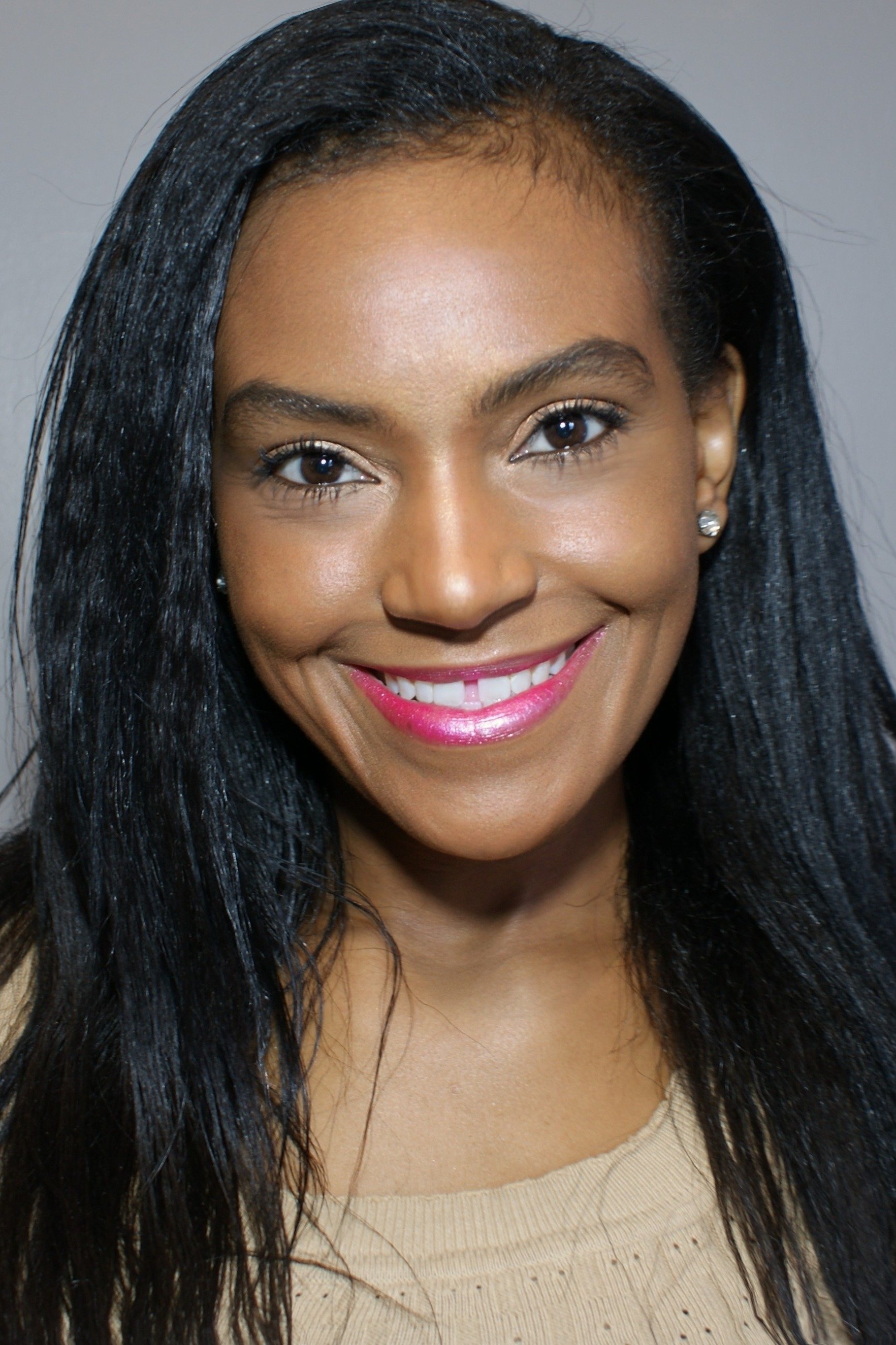 et billede af Angel R. Reed