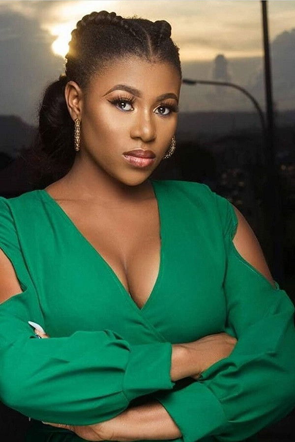 et billede af Charity Awoke