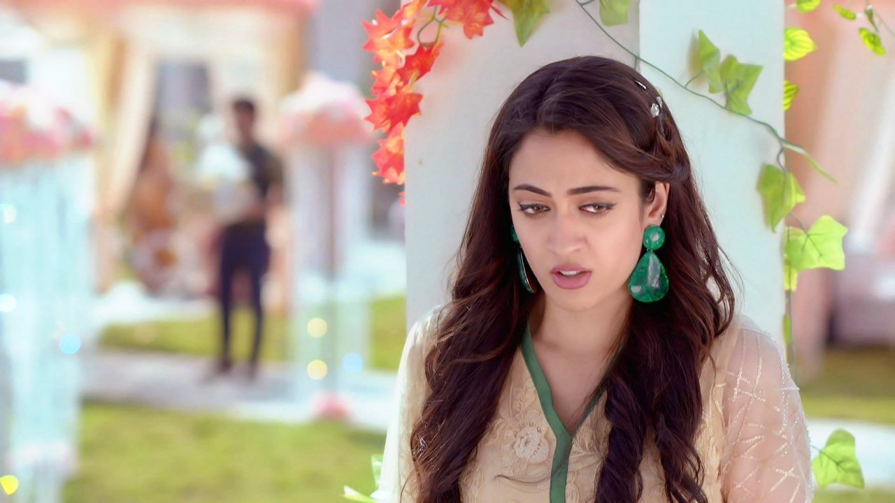 Thumbnail for Roshni Sneaks into the House Season 1 Episode 34