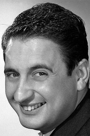 et billede af Bernie Winters