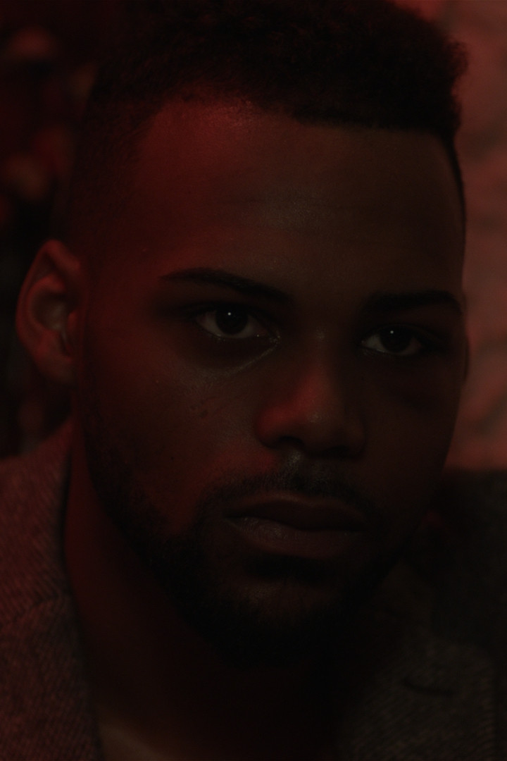 et billede af Davis Akobundo