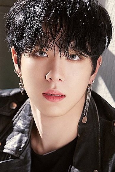 et billede af Kim Dong-han