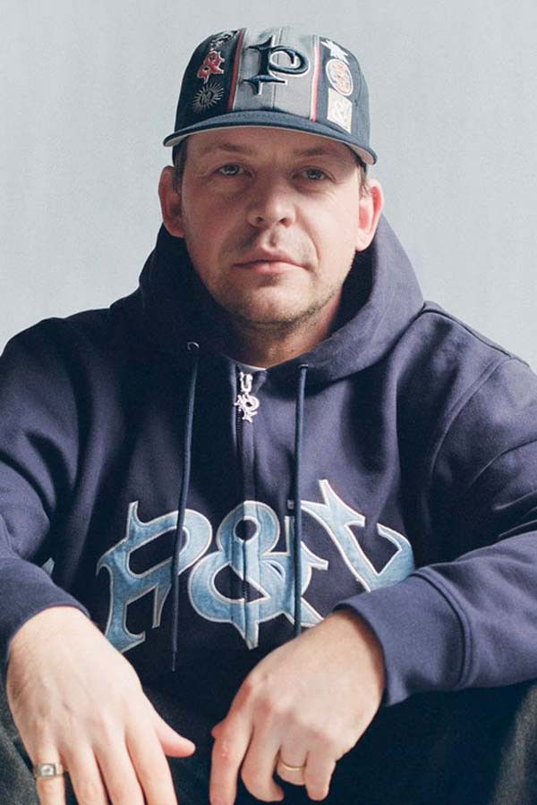 et billede af Pryce Holmes