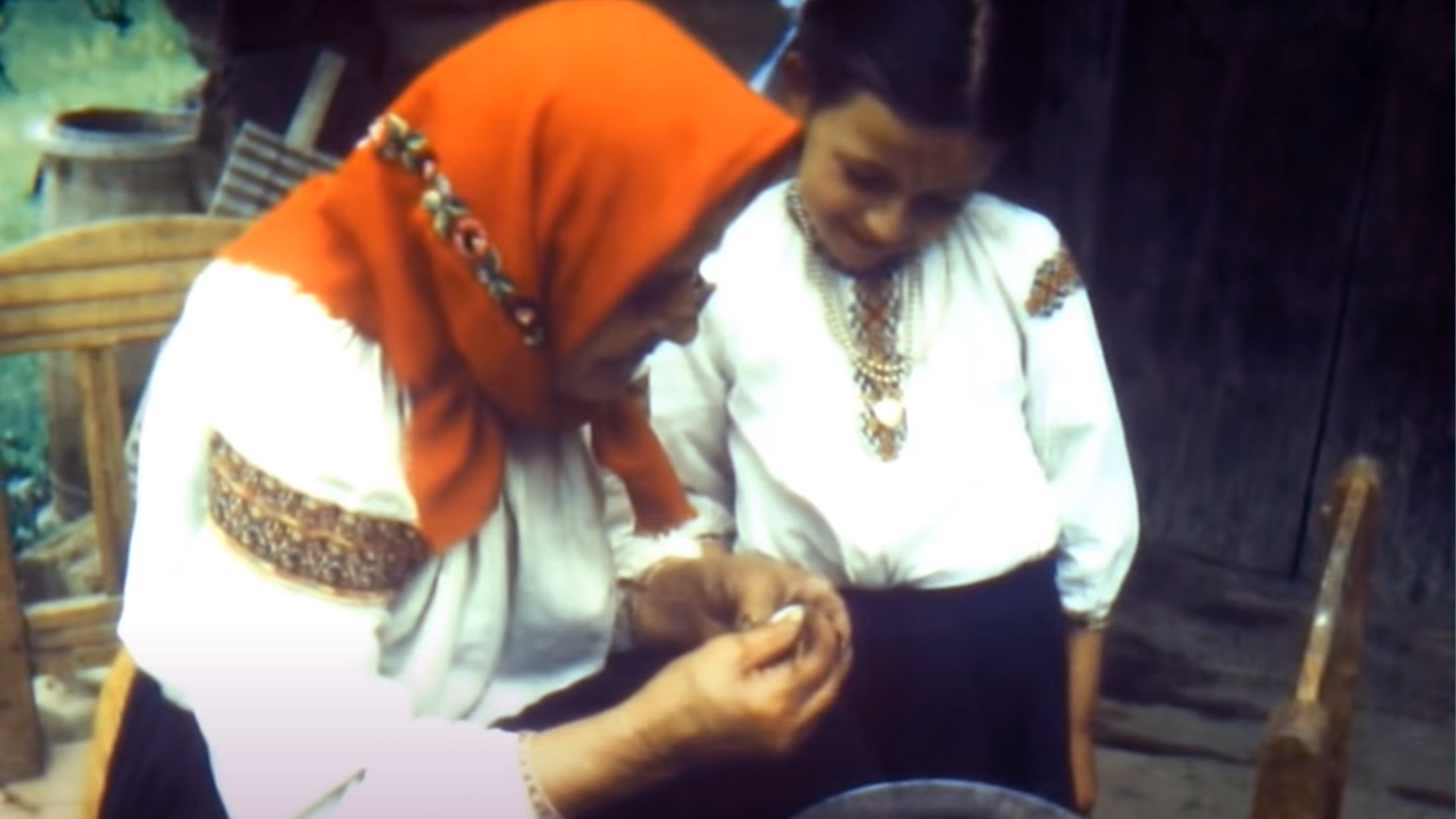 Near the Sources of Folk Art. Film sketches about Hutsul folk craftsmens (1971)
