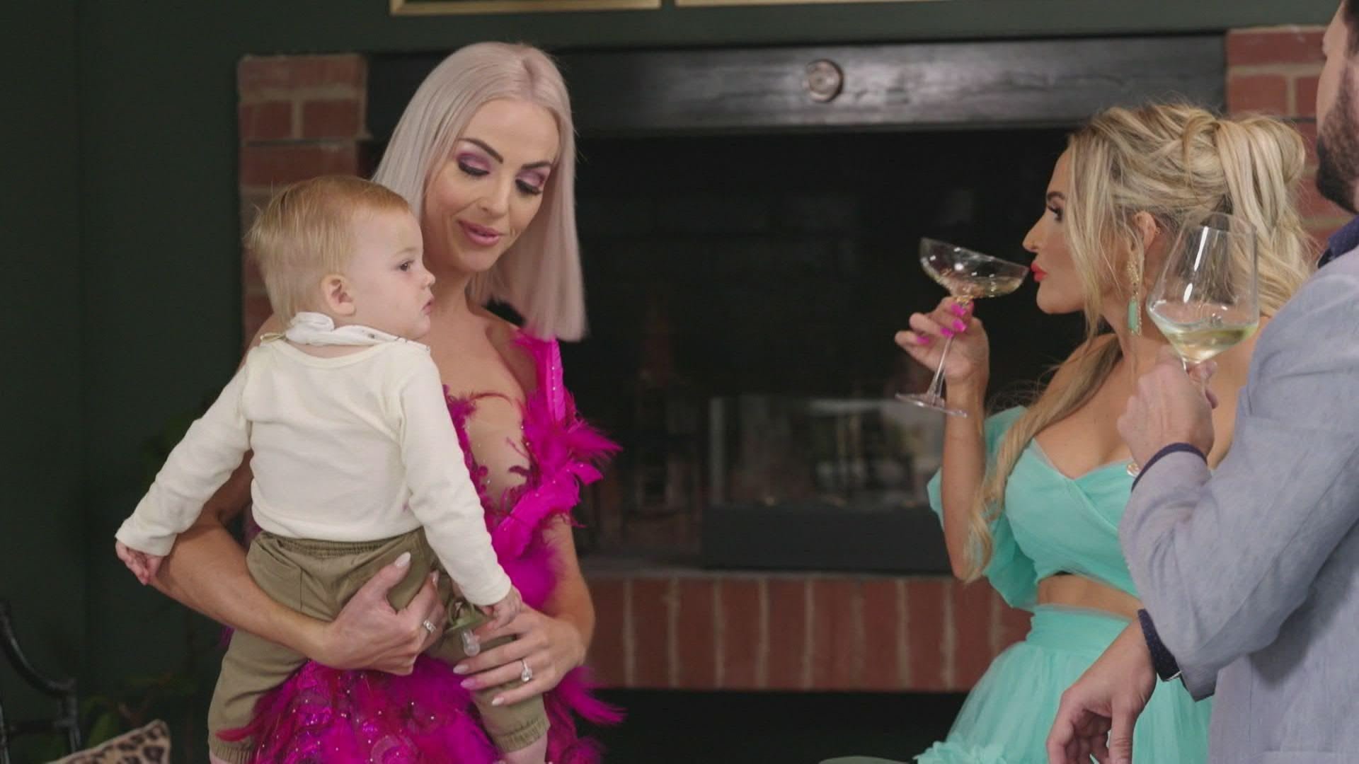The Mommy Club: Van die Hoofstad - Season 1 Episode 1 : Episodio 1 (2025)