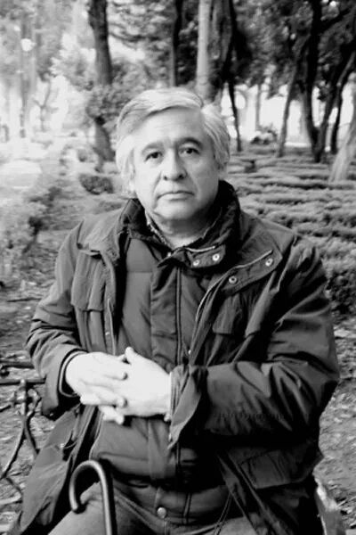 Xhuan Antonio de la Riva backdrop