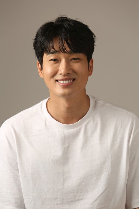 et billede af Jeong Ji-cheol