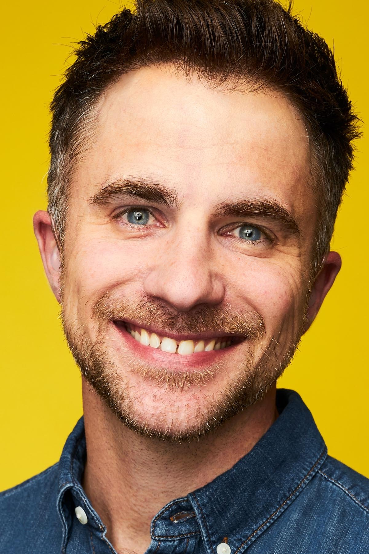 et billede af D.J. Demers