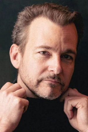 et billede af Ethan Angus