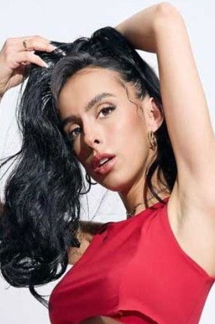 et billede af Laura Moray