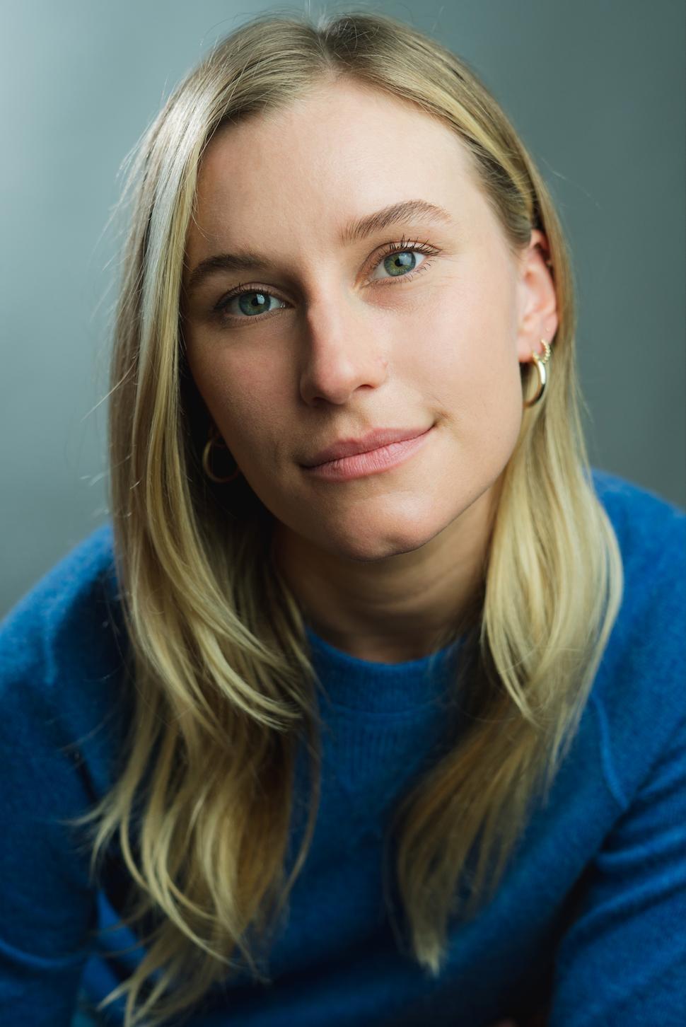 et billede af Nora Garrett