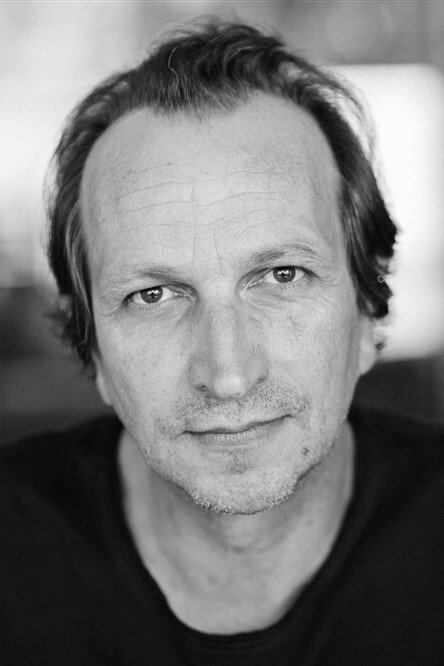 et billede af Pierre Lopez