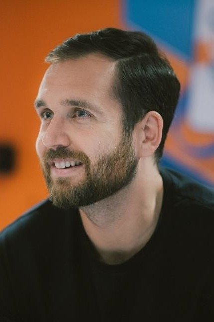 Will Farquarson's picture in the cast