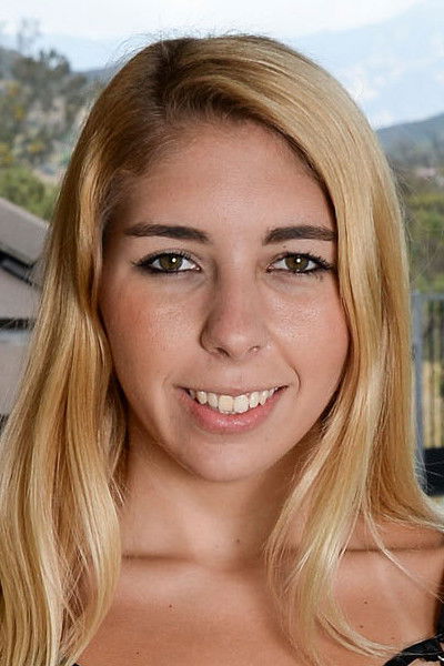 et billede af Cara Sky