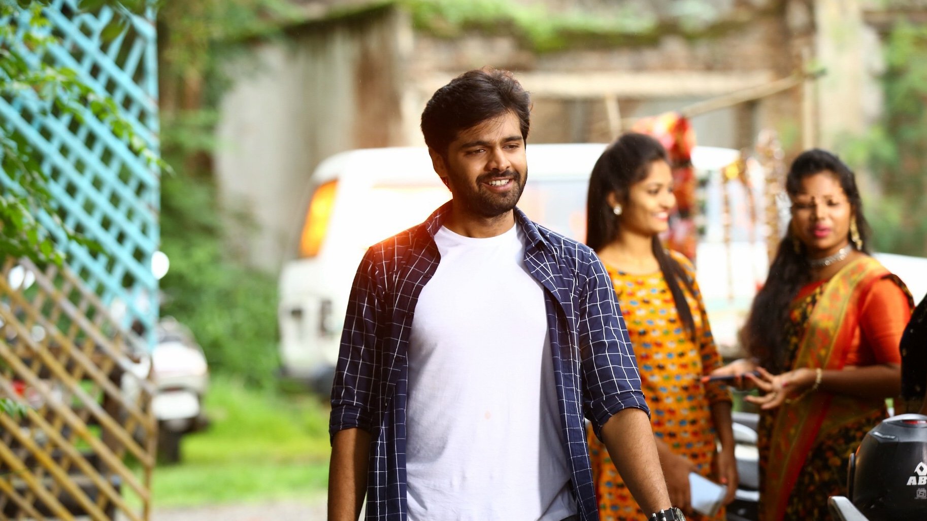 Katha Kanchiki Manam Intiki (2022)