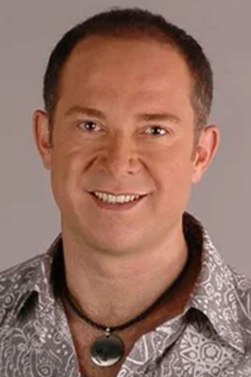 et billede af Sümer Ezgü