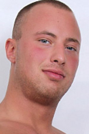 et billede af Dustin Tyler