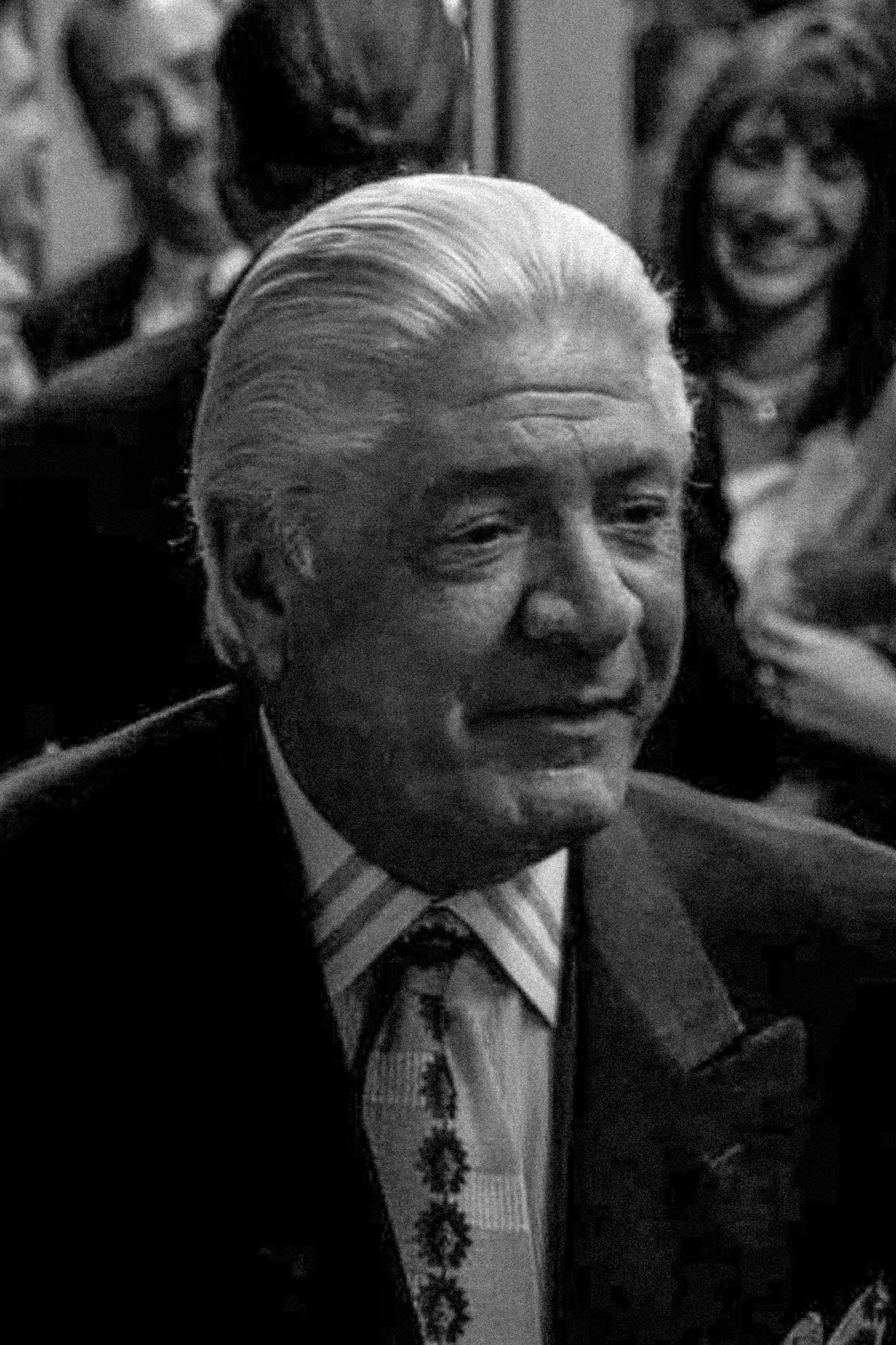 et billede af Daniel P. Conte