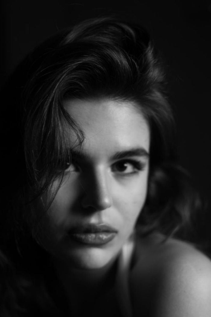 et billede af Aylin Akın