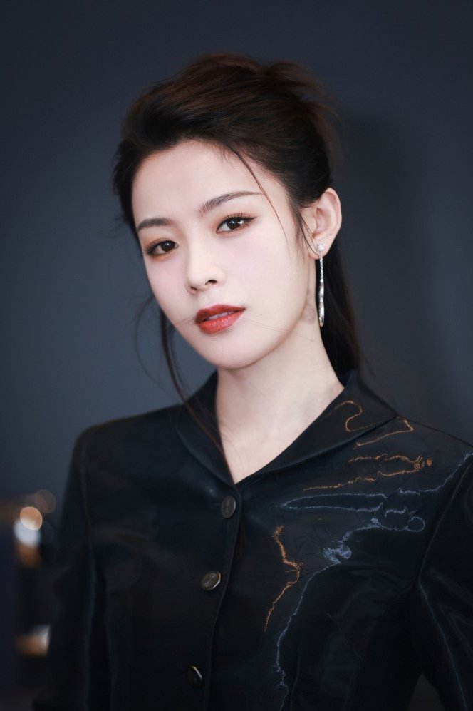 et billede af Chen Lijun