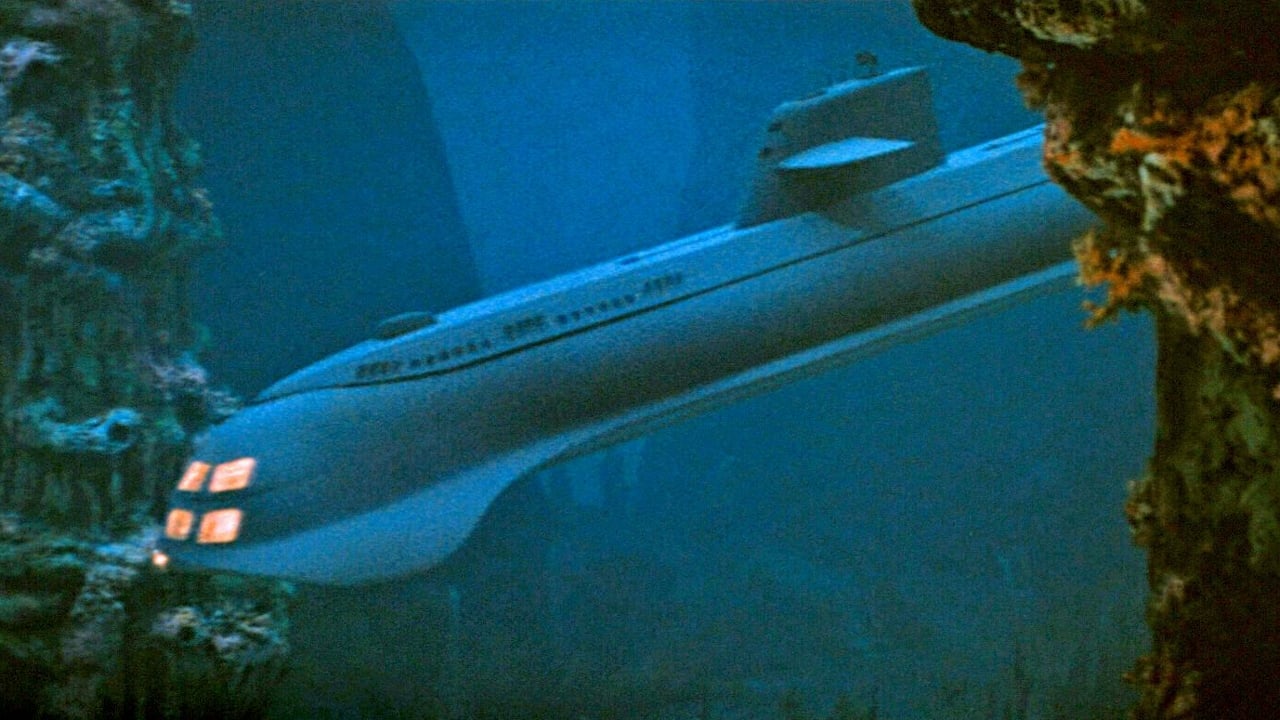 Viaje al fondo del mar (1961)