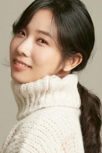 Bae Yu-ri's picture in the cast