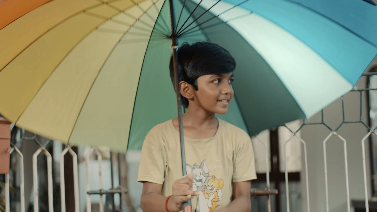 Vaanam Neenthum Kudai