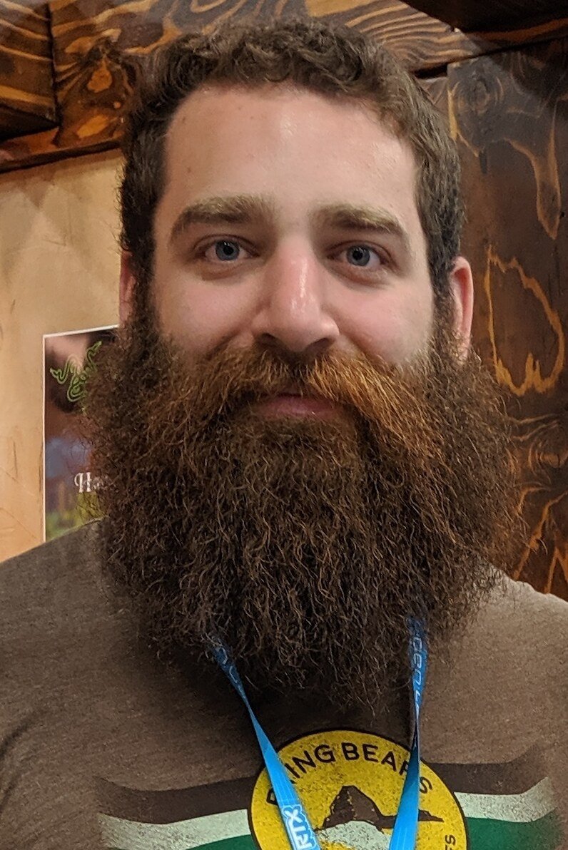 et billede af Adam Ellis