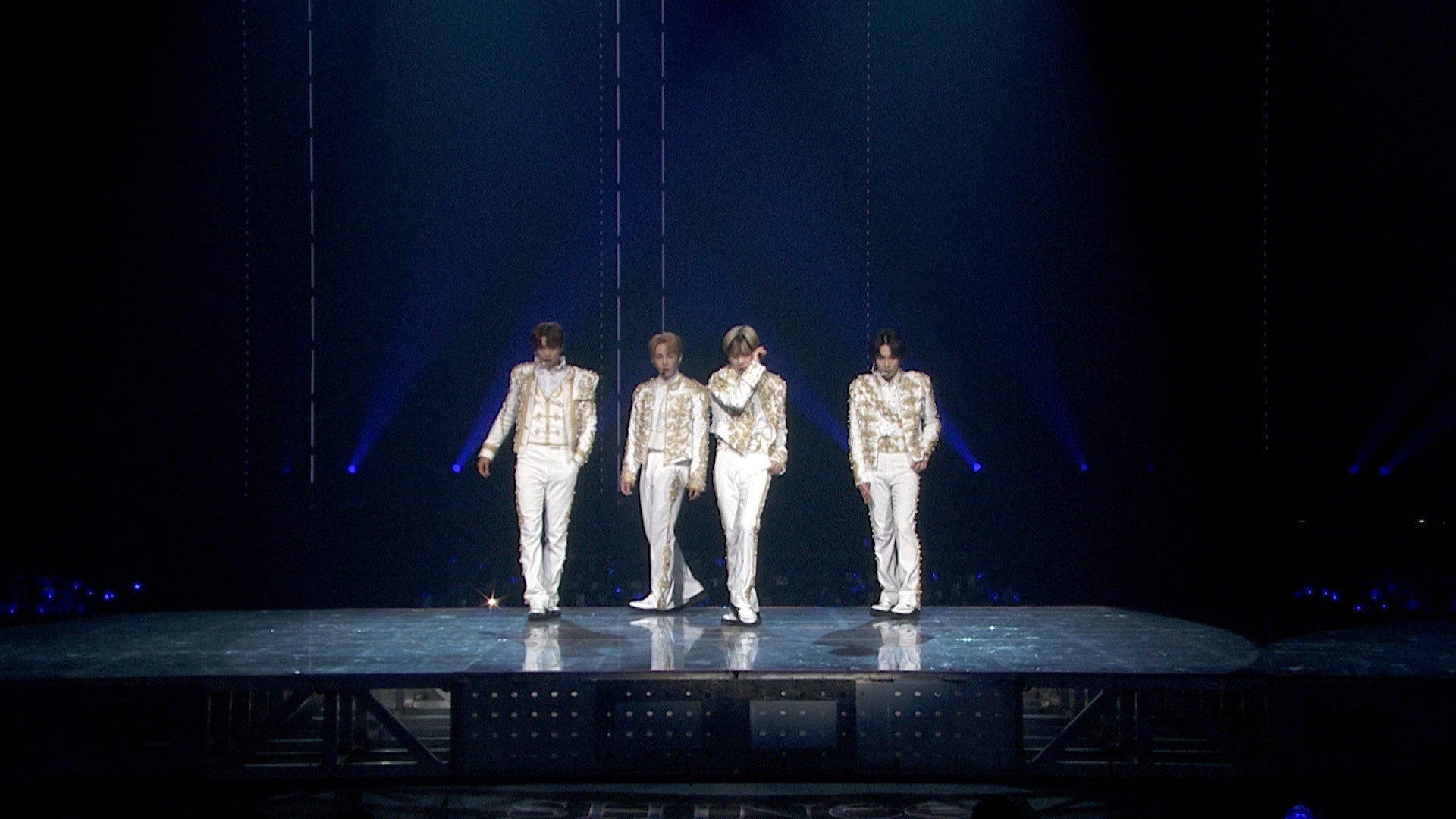 SHINee WORLD VI - PERFECT ILLUMINATION - SHINee's BACK