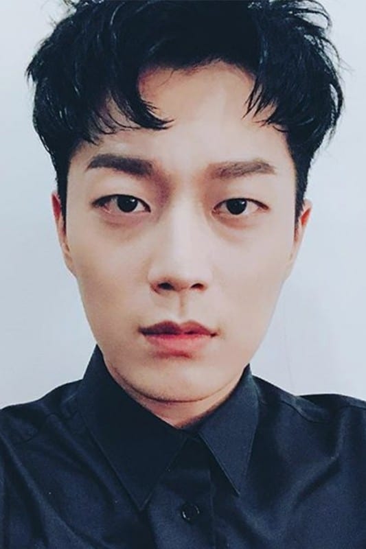 et billede af Yoon Doo-joon