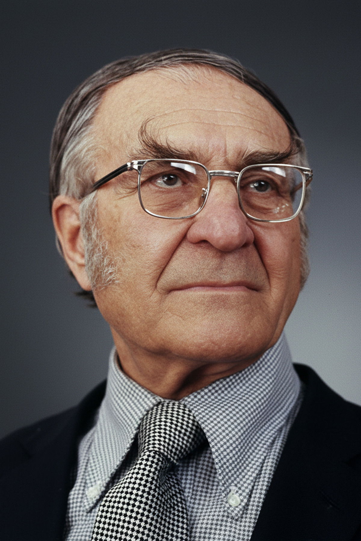 et billede af Kasım Gülek