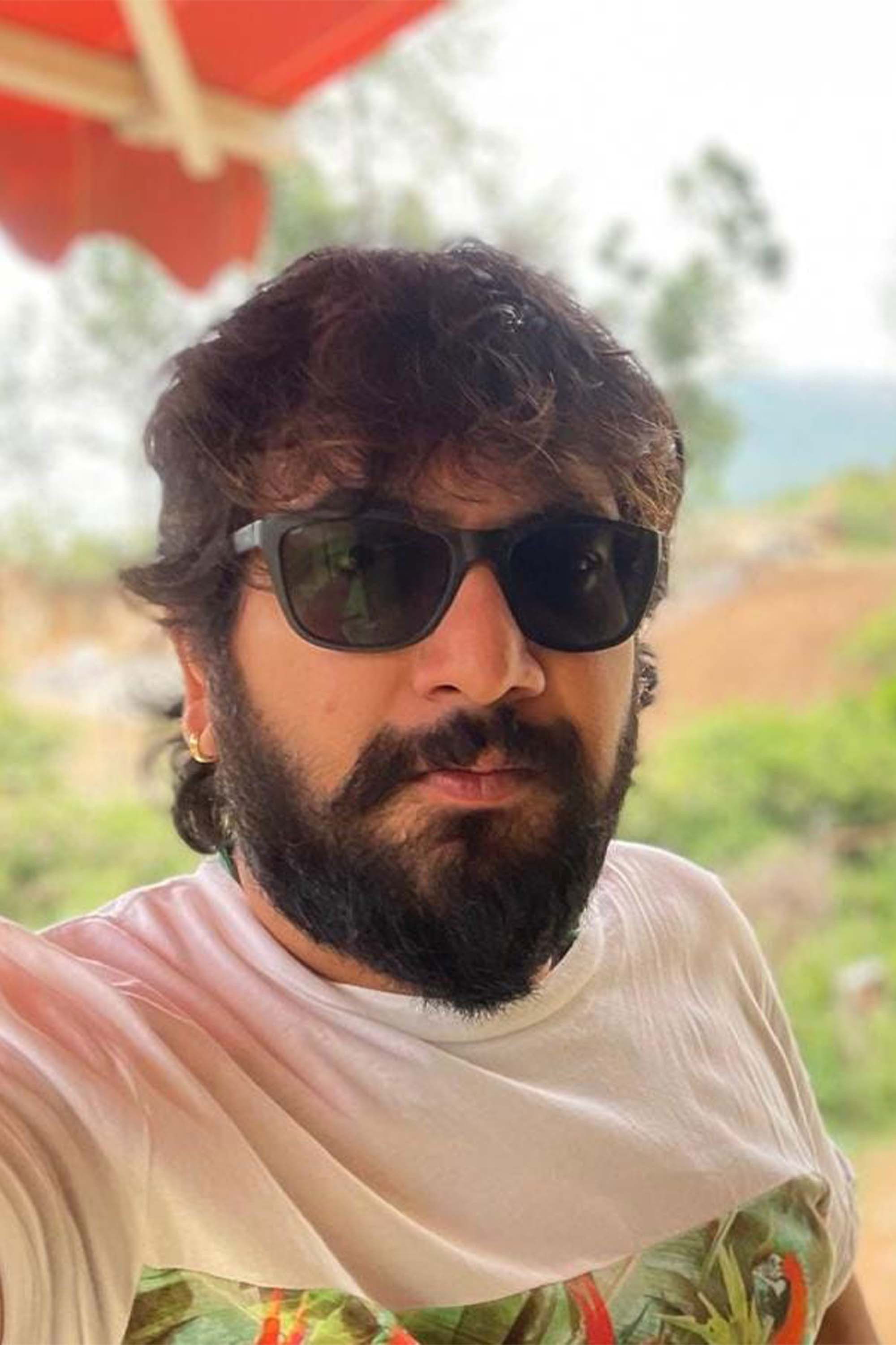 et billede af Dhruvan Mano