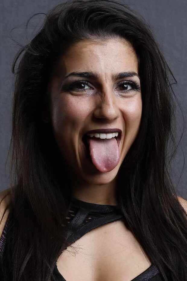 Vanna Black