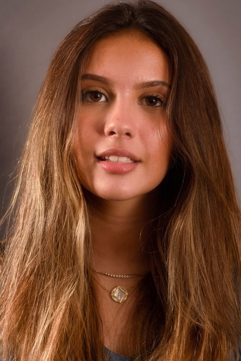 et billede af Mariana Lewis