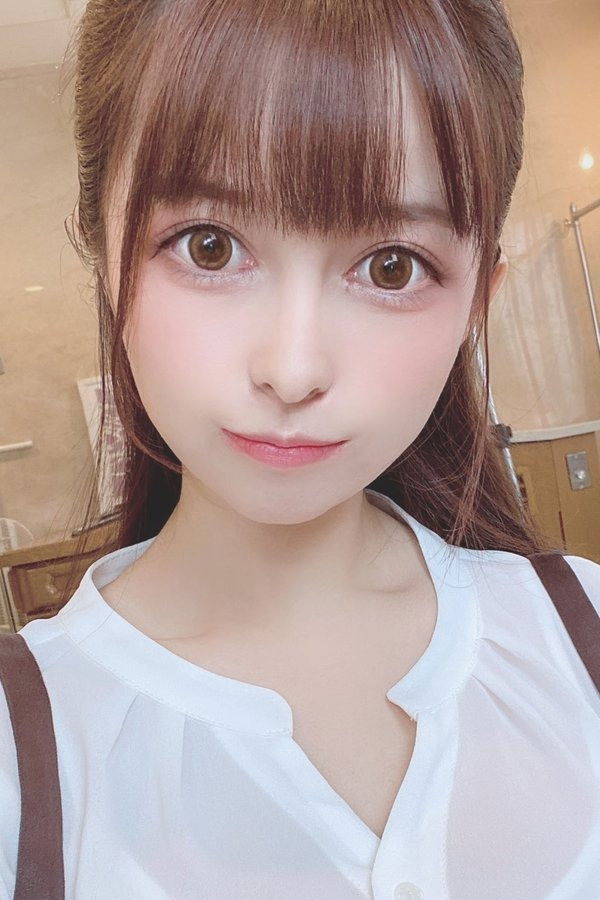 et billede af Hina Shinjo