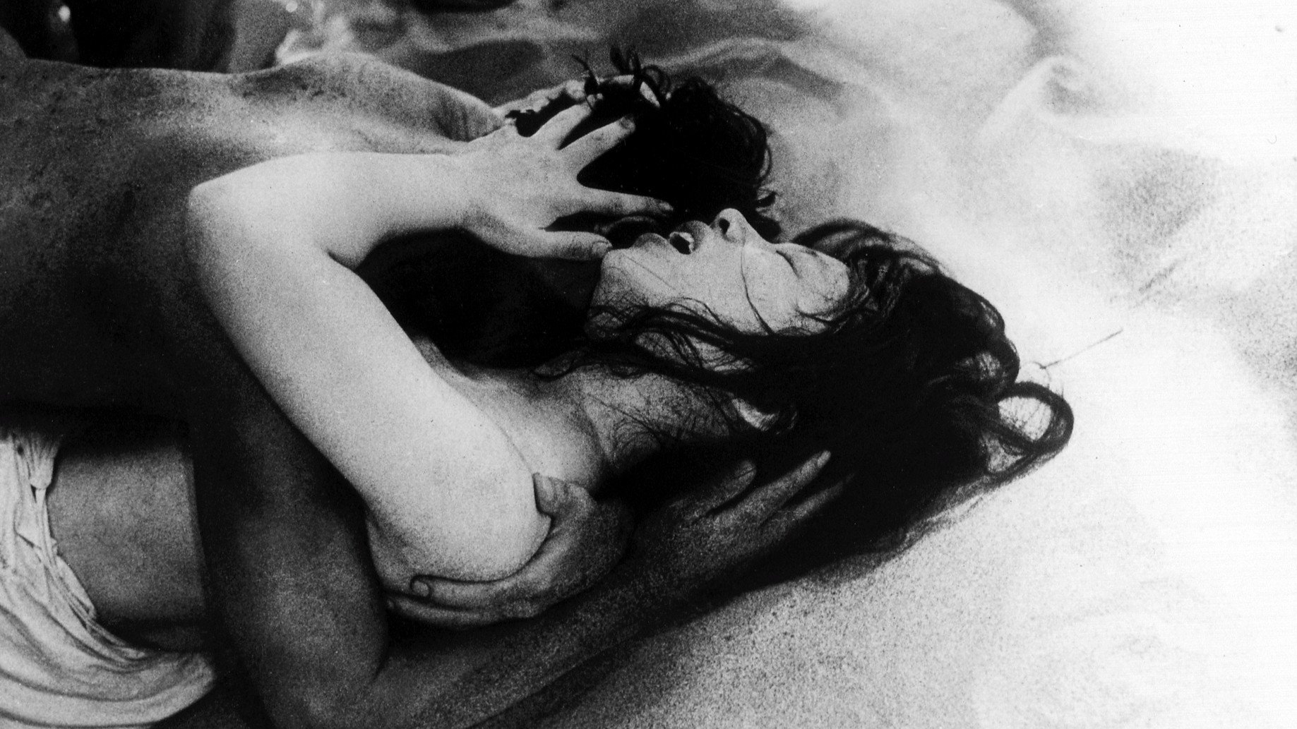 Woman in the Dunes (1964)